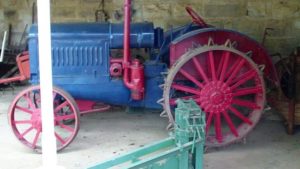 boer old-tractor