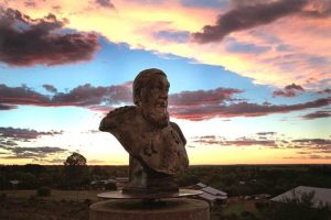 Bust_of_Paul_Kruger_on_Monumentkoppie,_Orania